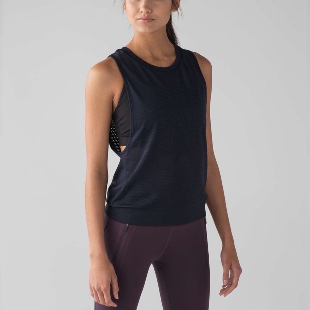 Lululemon Breeze By Muscle Tank Black Top Seamless Relaxed Fit Running Run